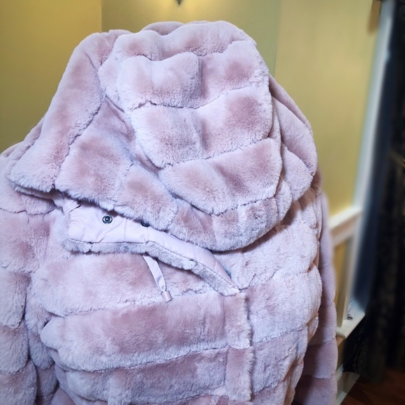 NWOT- Rose Reversible Faux Fur Jacket - Picture 5 of 8